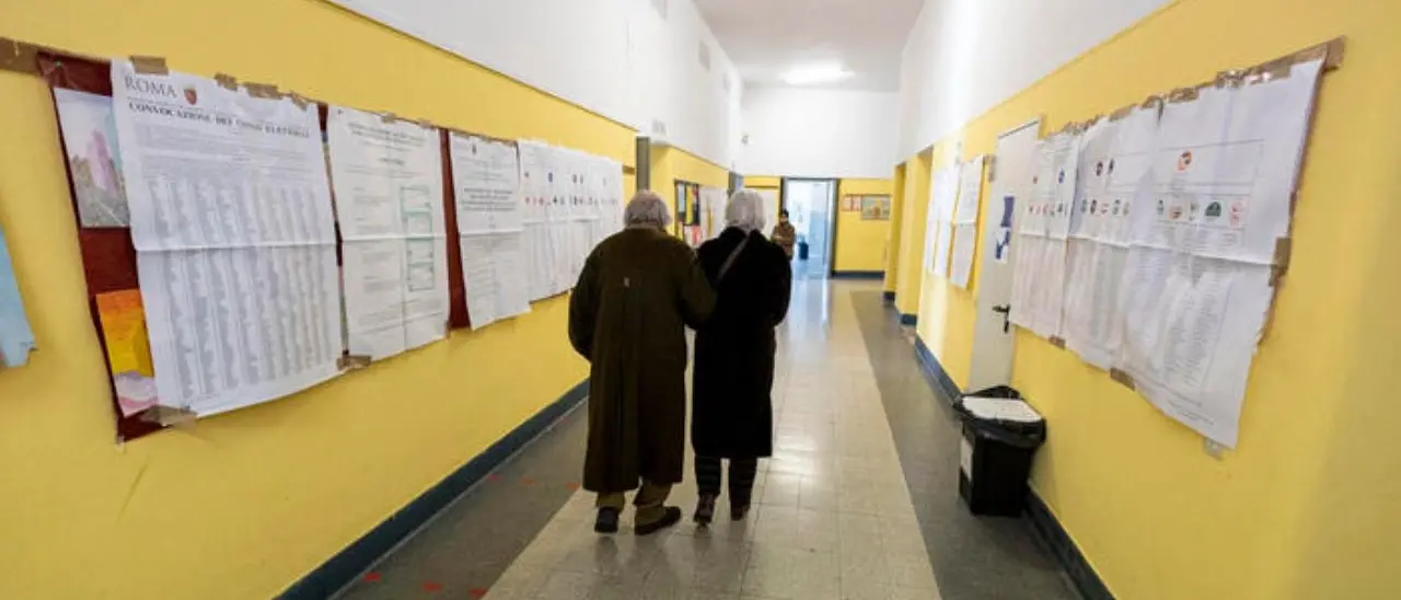 Regionali 2023, anche oggi seggi aperti in Lazio e Lombardia: si vota dalle 7 alle 15