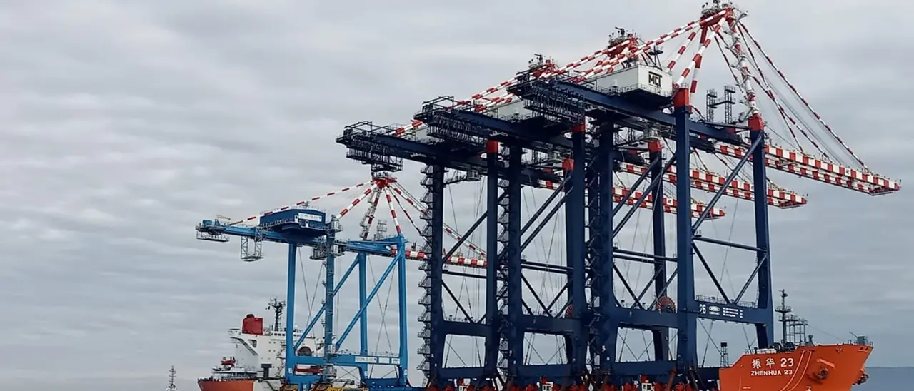 Porto di Gioia Tauro, arrivate tre nuove mega gru dalla Cina