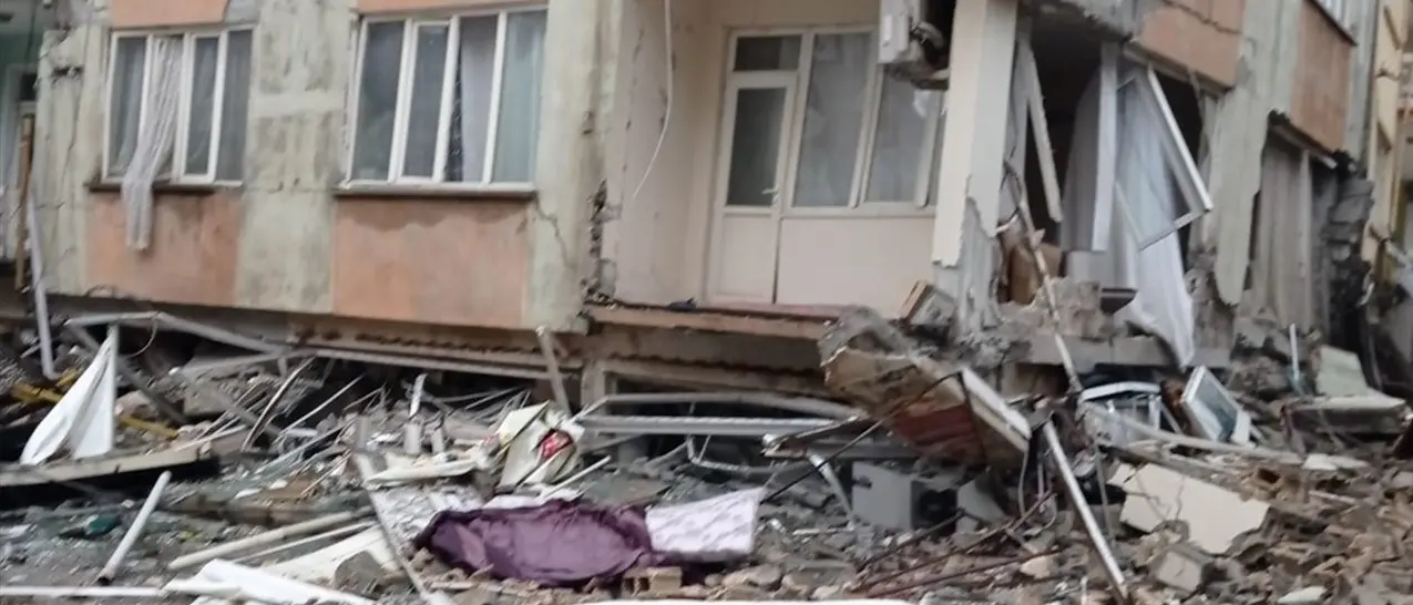 Il racconto di una siriana a Reggio: «Al freddo e con la paura che la casa gli crollasse addosso, la buia notte della mia famiglia»