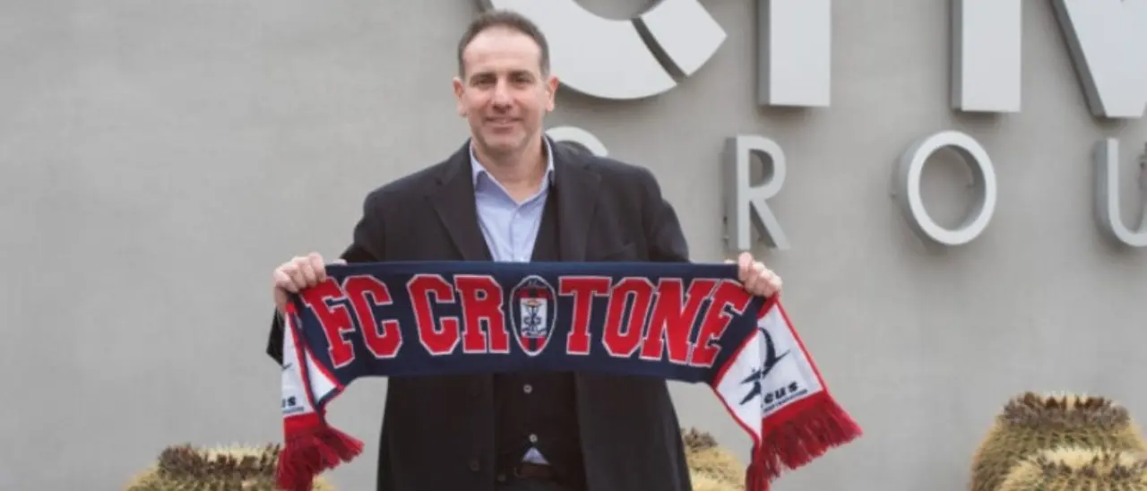 Crotone calcio, il nuovo allenatore è Lamberto Zauli: l’annuncio del club pitagorico