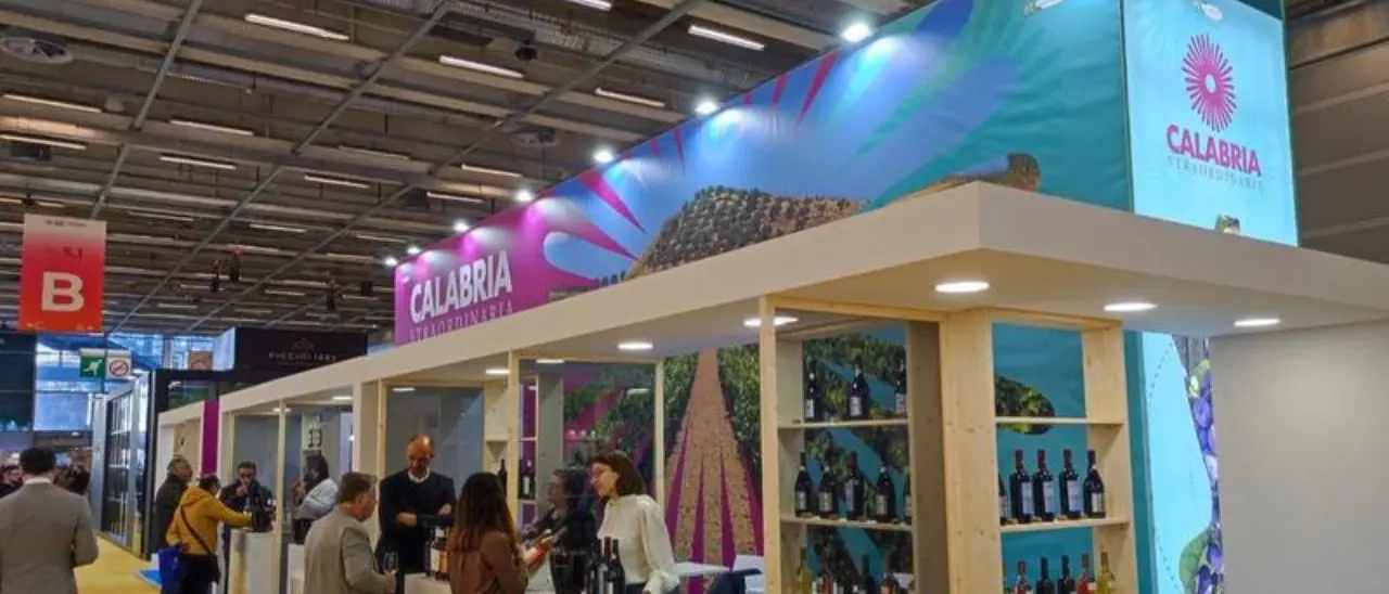 La Regione porta alla fiera internazionale di Parigi il profumo e il sapore dei vitigni calabresi d’eccellenza