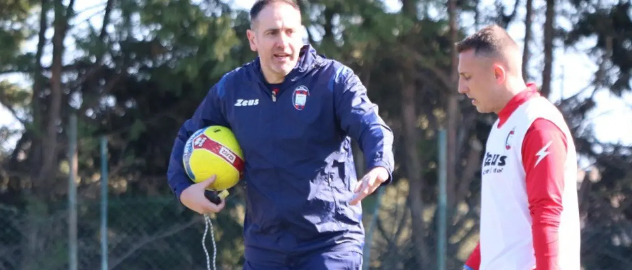 Crotone calcio, Zauli si presenta: «Se riusciamo a prendere il Catanzaro sarà fatto un miracolo»