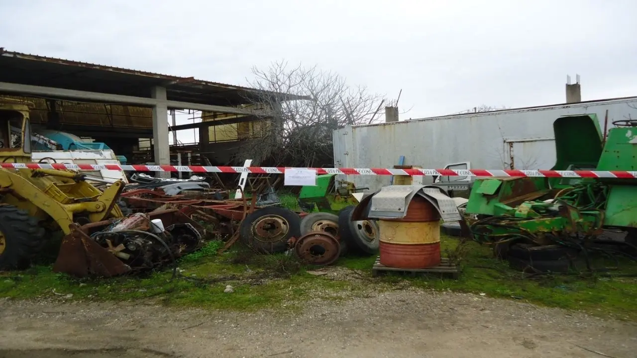 Corigliano Rossano, sequestrata discarica abusiva e un capannone