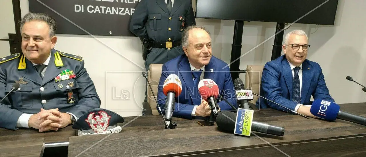 Lamezia, gli arrestati erano in contatto anche con i Casamonica per rifornirsi di droga