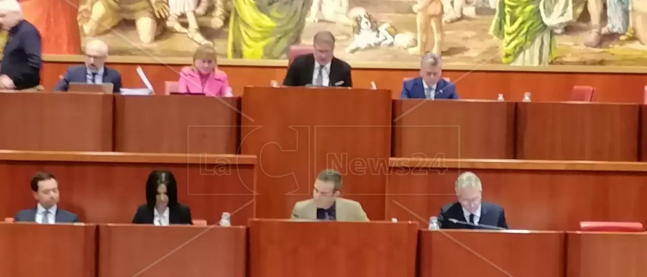 Consiglio regionale: disco verde all’Osservatorio dello spettro autistico e ai bilanci di Aterp, Arcea e Arsac