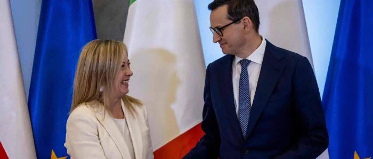 Biden chiama Meloni, la premier in visita in Polonia è attesa a Kiev per vedere Zelensky