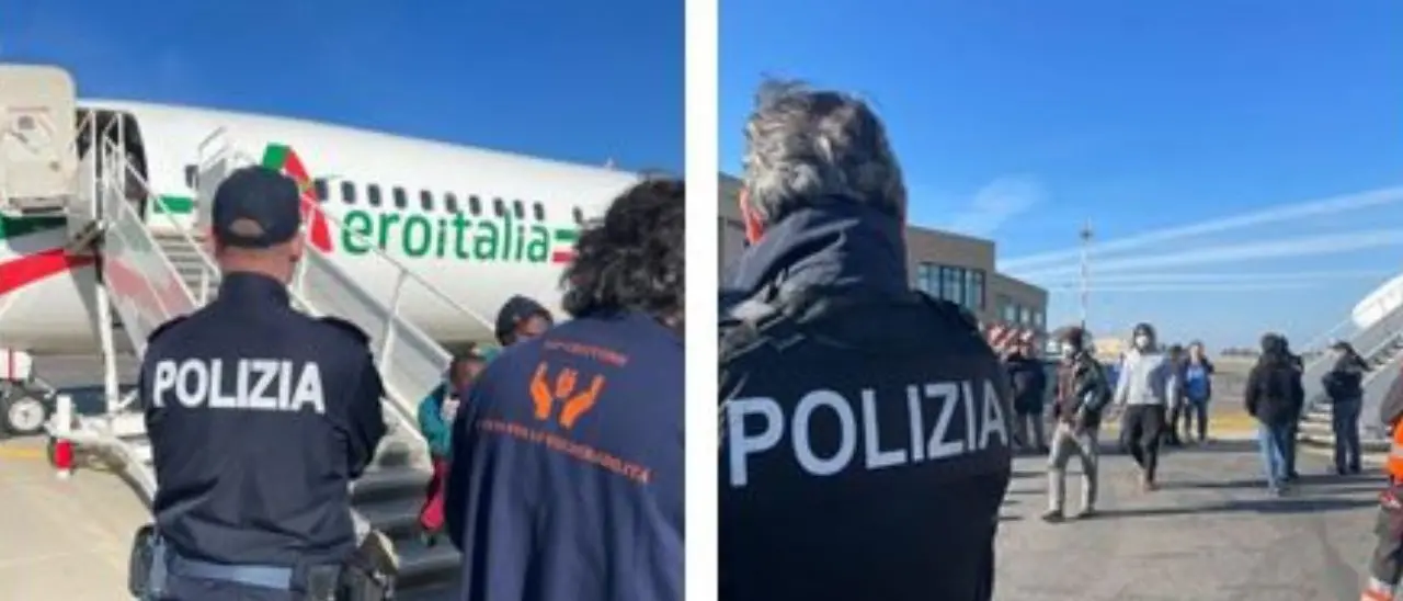 Dopo lo sbarco a Lampedusa, 187 migranti trasferiti al centro d’accoglienza di Isola Capo Rizzuto