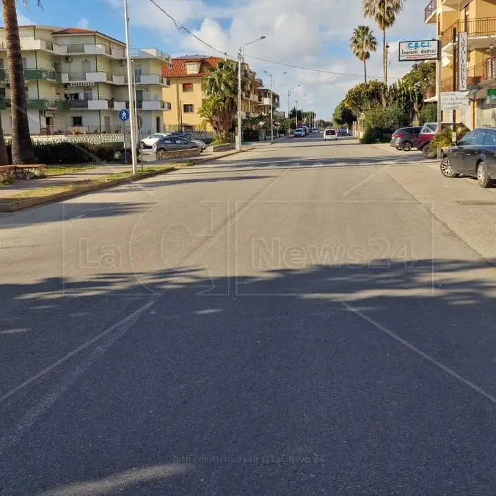 Nocera Terinese, viale Stazione come una pista di F1: avviata raccolta firme per chiedere dossi e autovelox