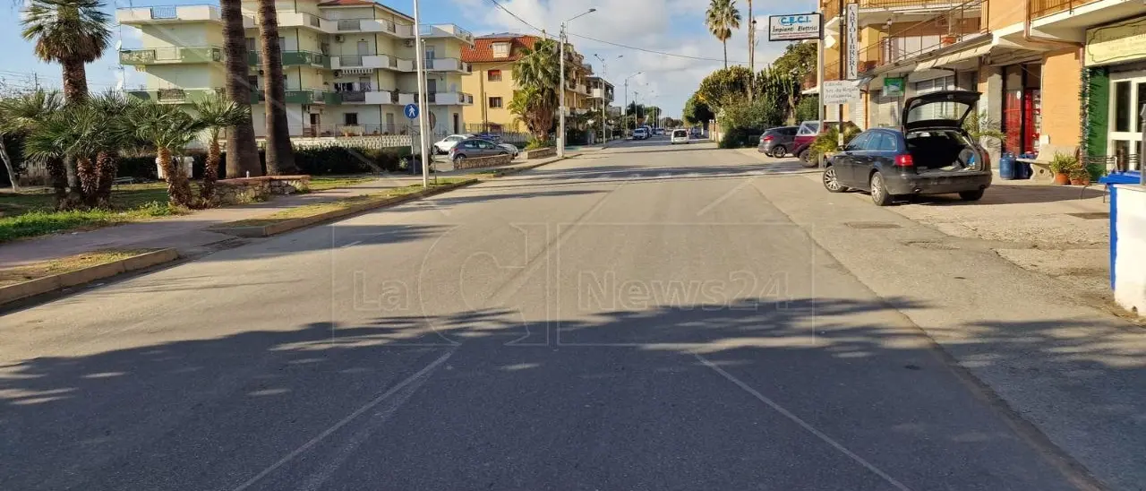 Nocera Terinese, viale Stazione come una pista di F1: avviata raccolta firme per chiedere dossi e autovelox