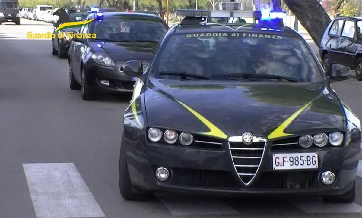 Furti e ricettazione di carburanti a Lamezia, 9 rischiano il processo: 2 imputati tornano in libertà