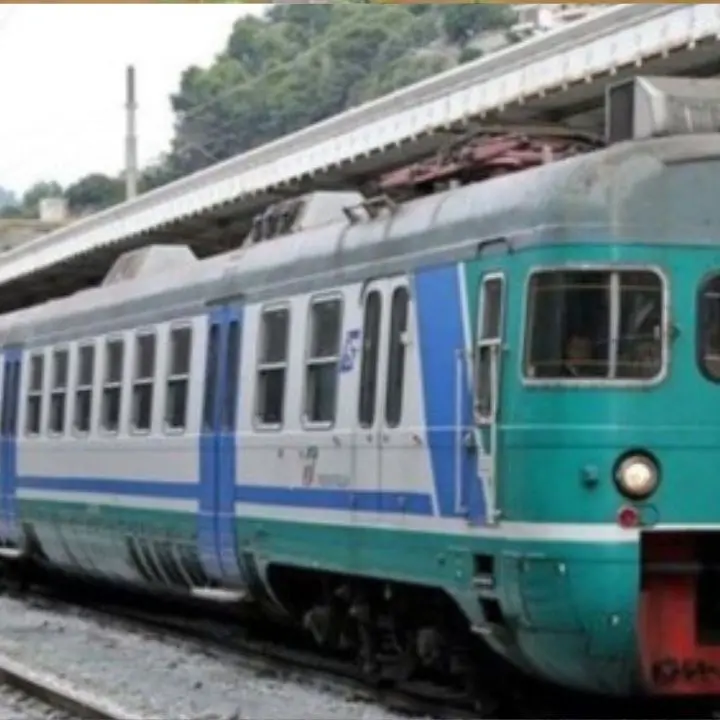 Diamante, masso contro treno in transito: la condanna dell’amministrazione comunale