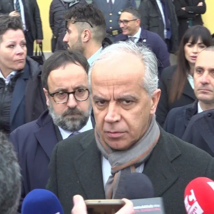Naufragio migranti Crotone, il ministro Piantedosi: «Tragedia immane, fermare le partenze»