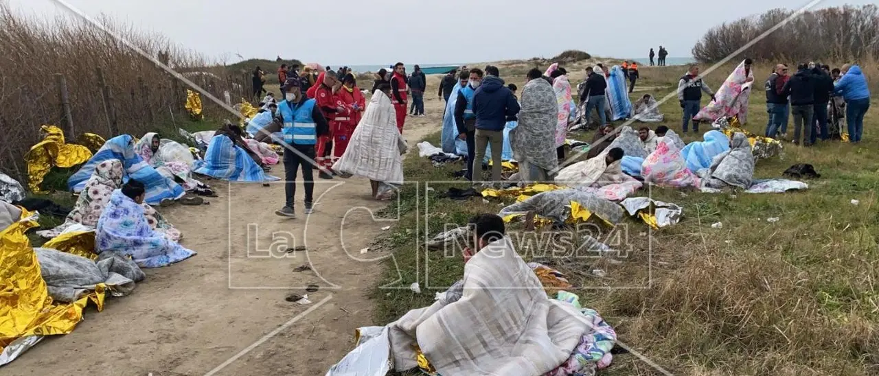 Hanno perso figli, fratelli, genitori: il naufragio di Crotone tragedia immane che ha spezzato vite e famiglie