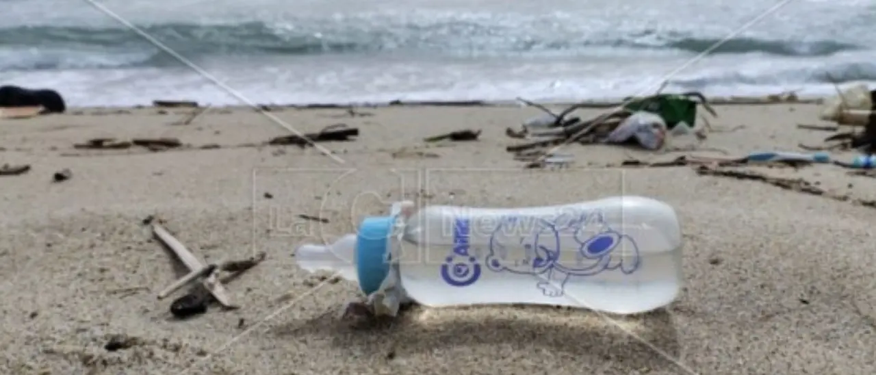 Naufragio a Crotone, la testimonianza di un soccorritore: «Il corpo senza vita di quella bimba ricciolina col maglione rosa…»