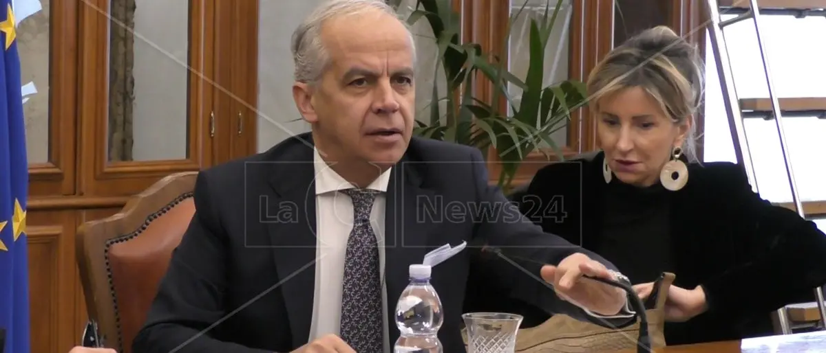 Naufragio Crotone, Piantedosi: «Vergognoso strumentalizzare le mie dichiarazioni. Critiche puerili e limitate»