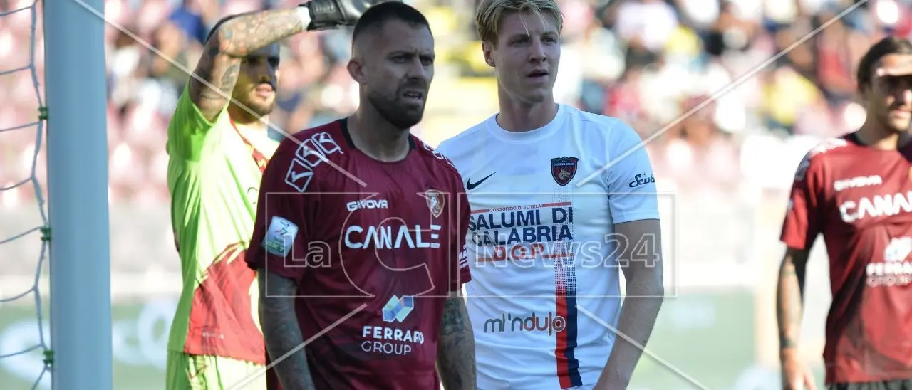 Cosenza-Reggina è un derby vitale: momenti opposti, zero margine d’errore