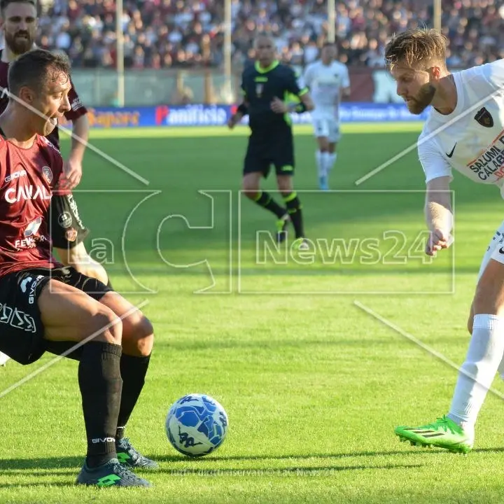 Verso Cosenza-Reggina: le ultime notizie e le probabili formazioni in campo stasera