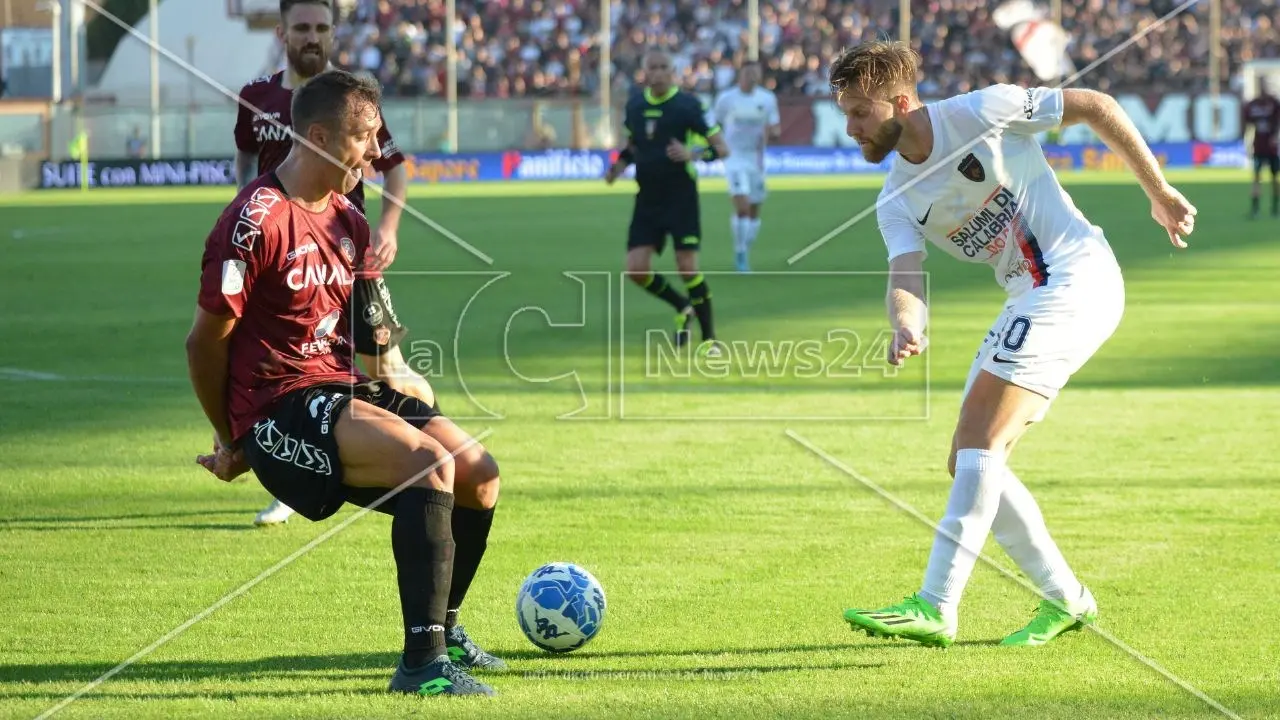 Verso Cosenza-Reggina: le ultime notizie e le probabili formazioni in campo stasera