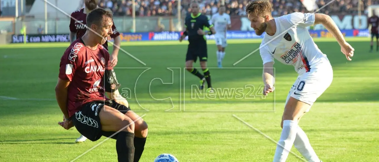 Verso Cosenza-Reggina: le ultime notizie e le probabili formazioni in campo stasera