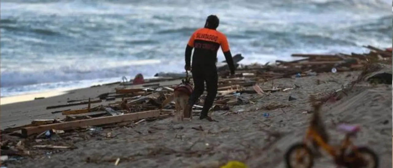 Il tuffo in acqua e il disperato massaggio cardiaco a un bimbo: il racconto dei due carabinieri primi a intervenire