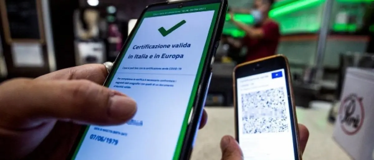 Green pass falsi per i familiari del boss in partenza verso Dubai, arrestati due medici