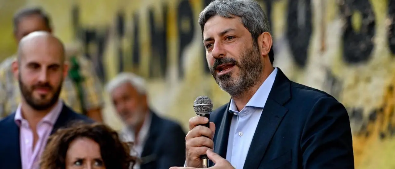 Strage di Cutro, Fico (M5s): «Parole di Piantedosi non degne, Mattarella ha ripristinato senso di umanità»