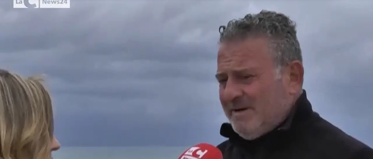 «Quel bambino galleggiava con gli occhi aperti…», un pescatore rivive la notte da incubo della strage di Cutro