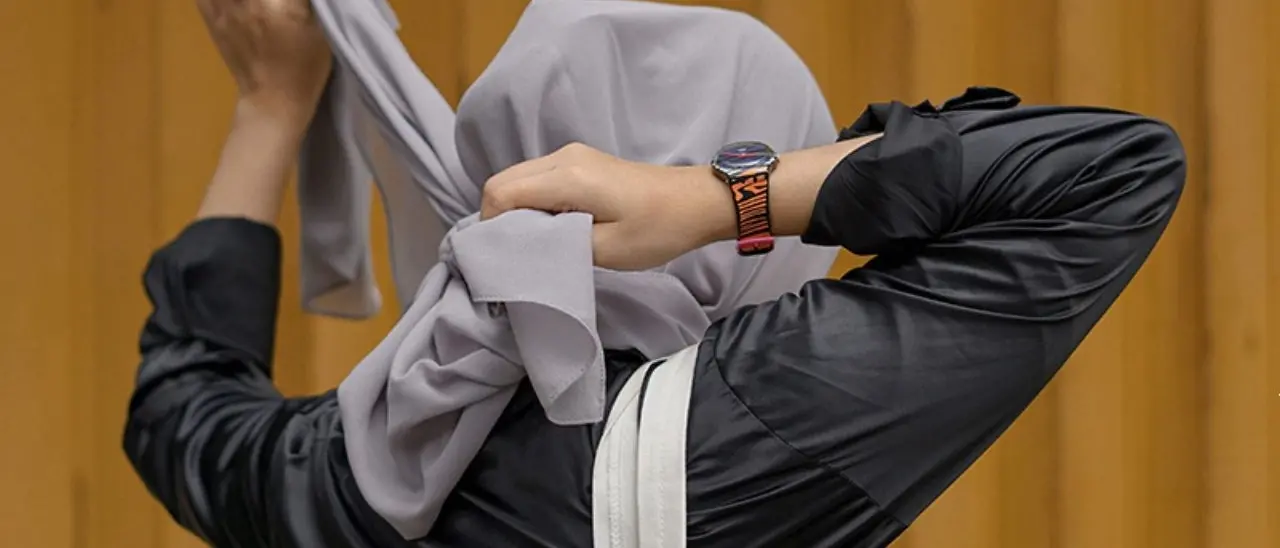 Cirò, minaccia e perseguita la compagna che non vuole più indossare il velo islamico: lei lo fa arrestare