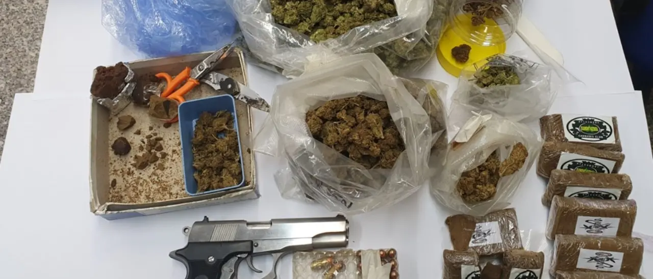 Detenzione e spaccio di droga, beccato con un chilo e mezzo di marijuana e hashish: un arresto nel Vibonese