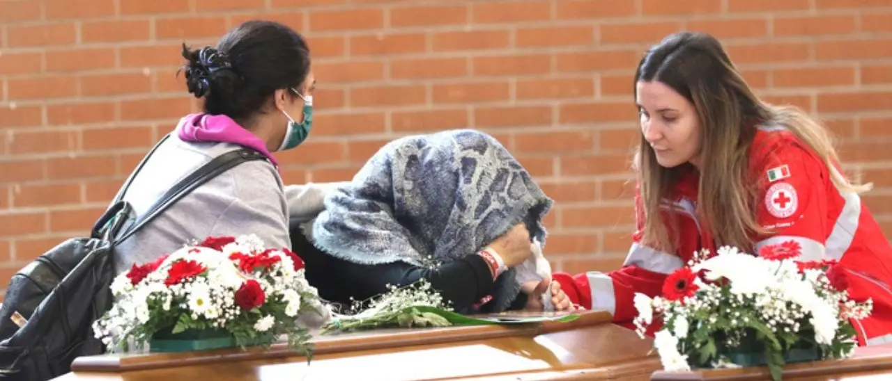 Strage di Cutro, gli psicologi calabresi dell’emergenza: «Pronti ad aiutare superstiti e soccorritori»