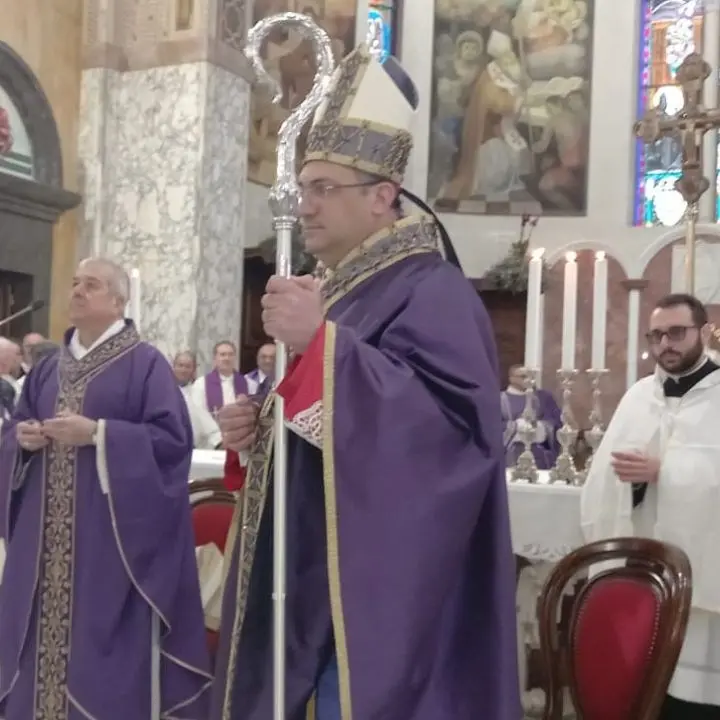 Il nuovo vescovo di San Marco-Scalea Stefano Rega si presenta ai fedeli: «Vengo a voi con un cuore semplice»