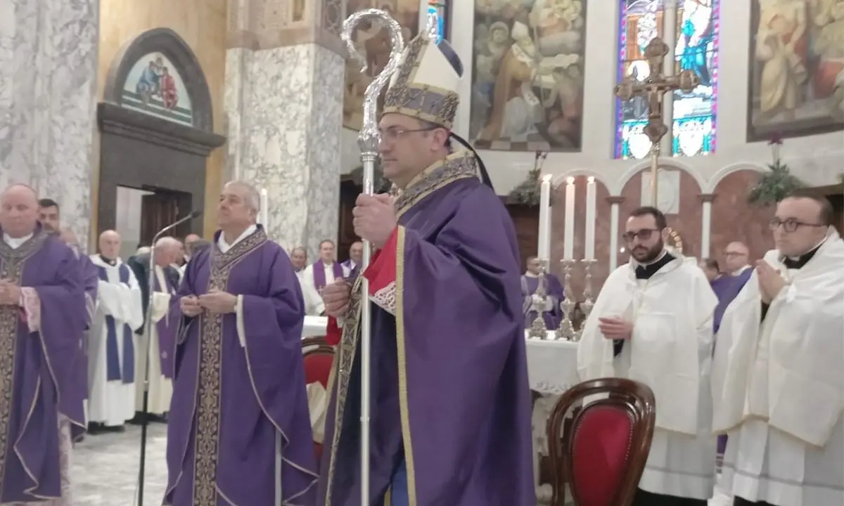 Il nuovo vescovo di San Marco-Scalea Stefano Rega si presenta ai fedeli: «Vengo a voi con un cuore semplice»