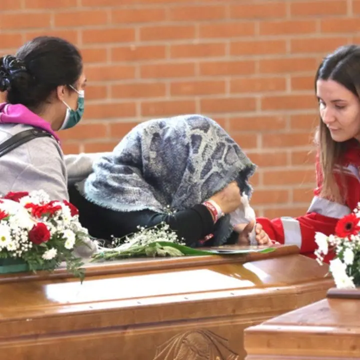 Naufragio migranti, portavoce parenti vittime: «Mattarella uomo di parola e ci aiuterà per il rimpatrio salme»