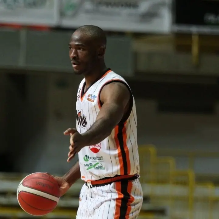 Basket, la Viola riceve la Virtus Padova: serve una vittoria per sperare ancora