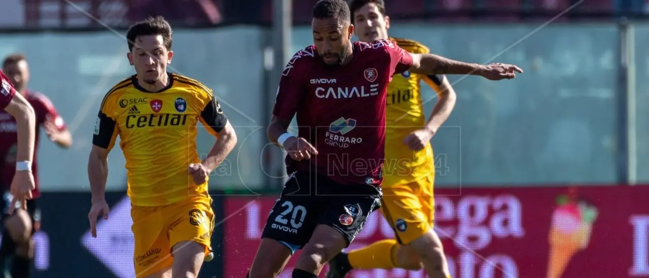 Serie B, il riepilogo dopo la 28a giornata: la Reggina scende al sesto posto, il Cosenza impegnato nel posticipo