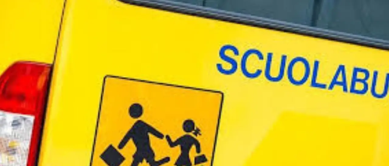 Fermo, bambino di un anno ucciso dallo scuolabus che fa manovra e non si accorge di lui