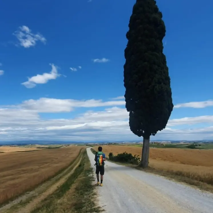 Percorrere i sentieri più belli d’Italia e al contempo lavorare, Davide Fiz e il suo smart walking fanno tappa anche in Calabria