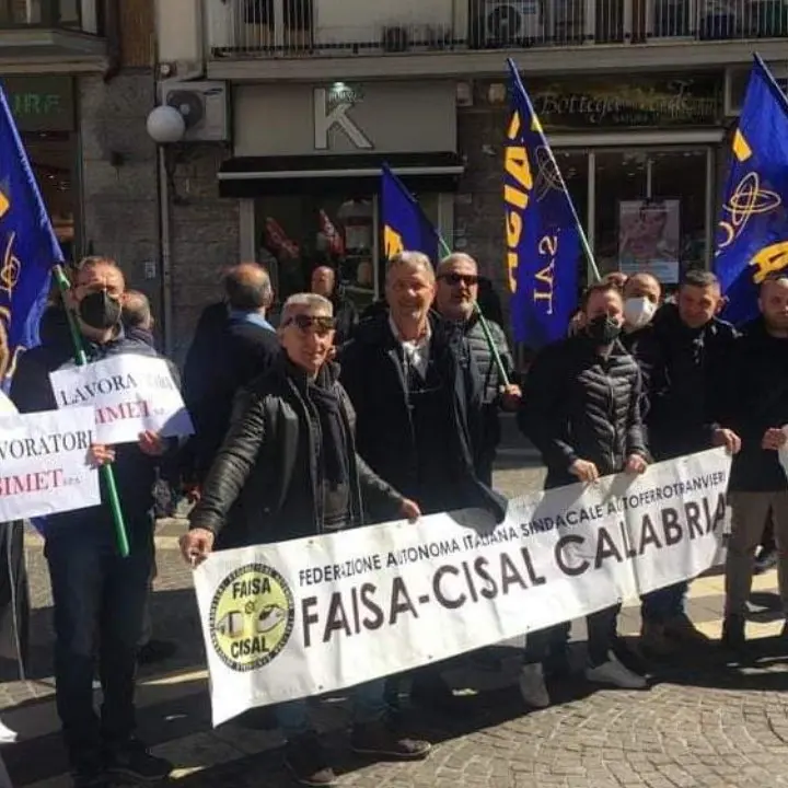 Lavoratori Simet licenziati, fumata nera nell’incontro a Catanzaro. Renna: «Abbiamo discusso del nulla»