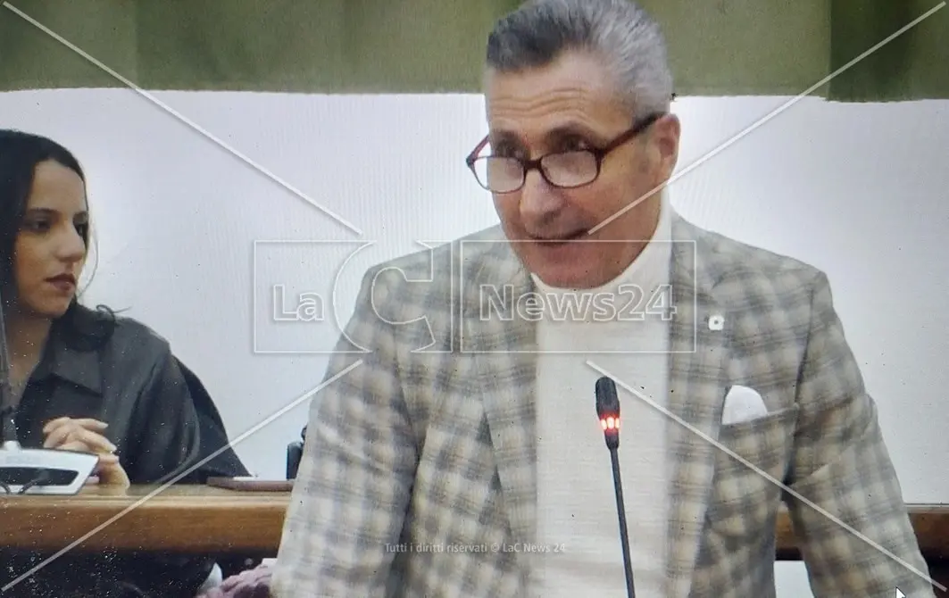 Rocco Papalia insignito della Medaglia d’Oro Calabria 2025, l’orgoglio di Taurianova nel riconoscimento\n