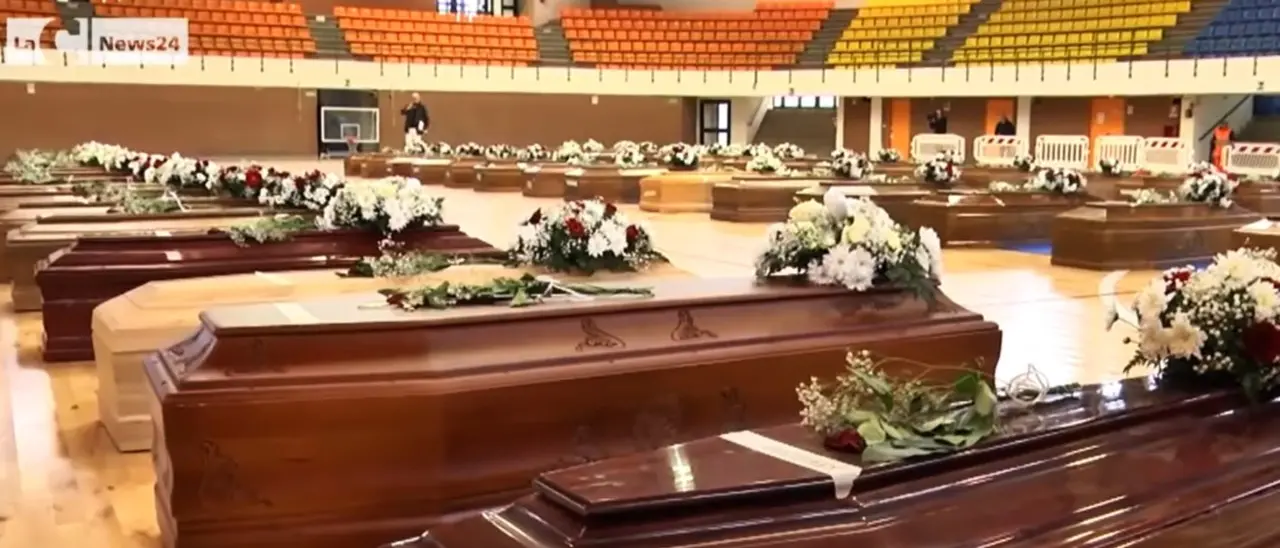 Naufragio Cutro, 25 famiglie accettano di seppellire le salme dei parenti nel cimitero musulmano di Bologna