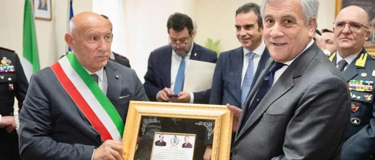 Un antenato di Tajani nato a Cutro: cittadinanza onoraria per il ministro