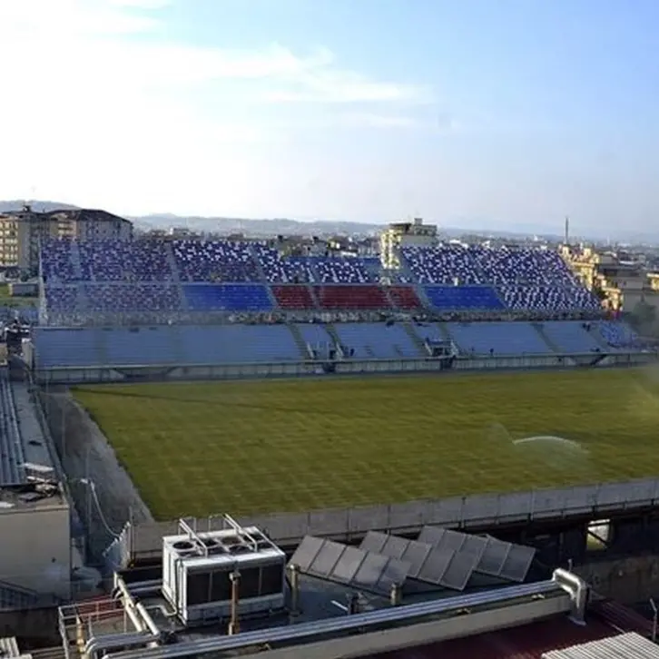 Crotone-Catanzaro, un minuto di raccoglimento prima del match in memoria delle vittime del naufragio