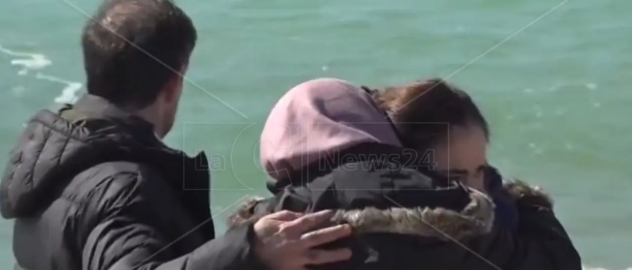 Strage migranti, i familiari: «Invito Meloni a Palazzo Chigi? Ci viene da ridere. Vogliamo solo rimpatriare le salme»