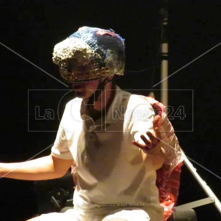 Un monologo dedicato alle vittime della statale 106: al teatro di Badolato va in scena “Spartacu Strit Viù”