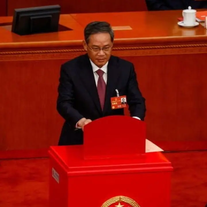 Cina, Li Qiang è il nuovo premier: è tra gli alleati più fidati del presidente Xi Jinping