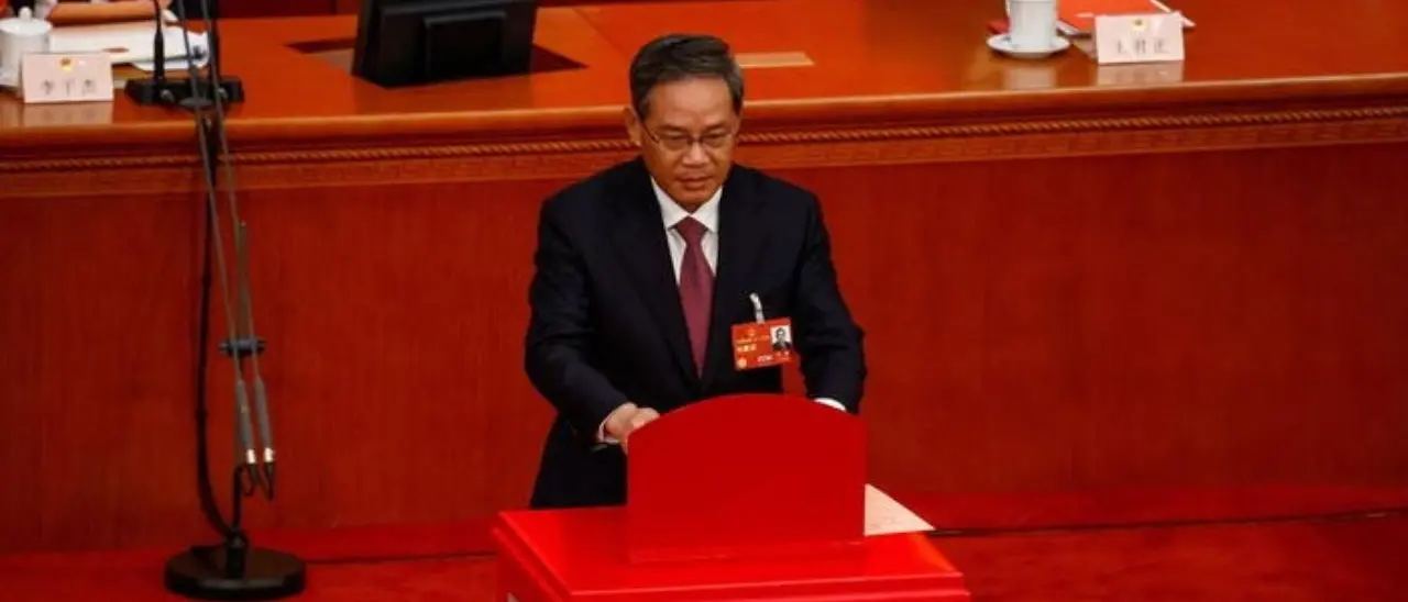 Cina, Li Qiang è il nuovo premier: è tra gli alleati più fidati del presidente Xi Jinping