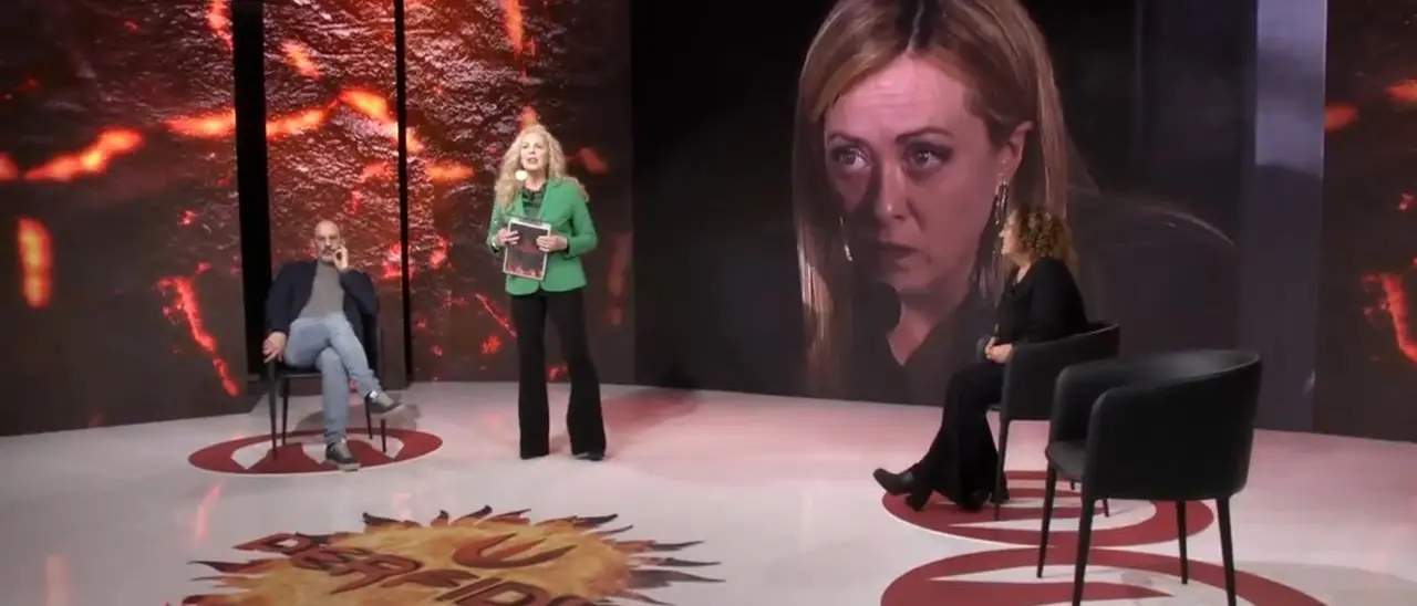 Strage di Cutro, a Perfidia il re è nudo: «Meloni feroce, gioca sull’equivoco tra scafisti e trafficanti»