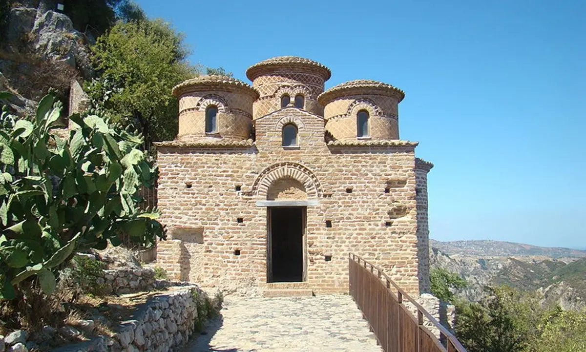 Dalla Cattolica di Stilo alle vette del monte Consolino, l’itinerario trekking tra storia e natura