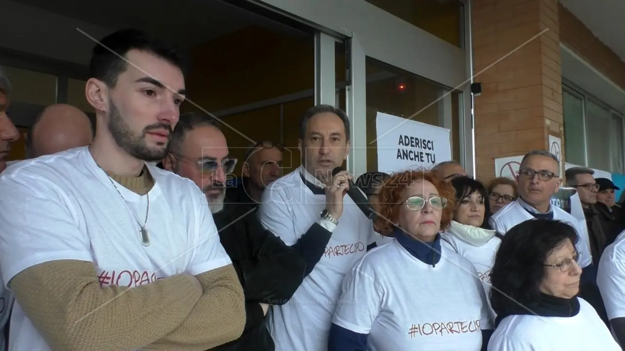 Ospedale di Paola, Graziano Di Natale organizza sit-in per chiedere l’attivazione dell’Emodinamica