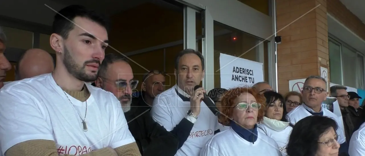 Ospedale di Paola, Graziano Di Natale organizza sit-in per chiedere l’attivazione dell’Emodinamica